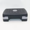 en plastique ABS, ce stepper de fitness a été moulé dans une seule unité pour supporter jusqu'à 200 kg, améliorant considérablement la stabilité et la capacité de poids.
