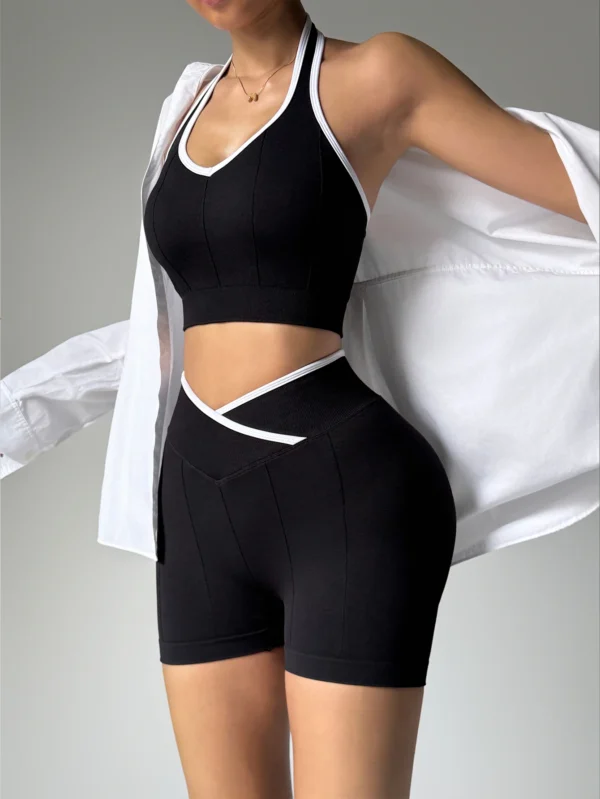 Ensemble d'exercices de gymnastique pour femmes, 2 pièces, combinaison de Yoga, Patchwork noir et blanc, haut à licou à la mode, short respirant taille haute