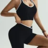 Ensemble d'exercices de gymnastique pour femmes, 2 pièces, combinaison de Yoga, Patchwork noir et blanc, haut à licou à la mode, short respirant taille haute
