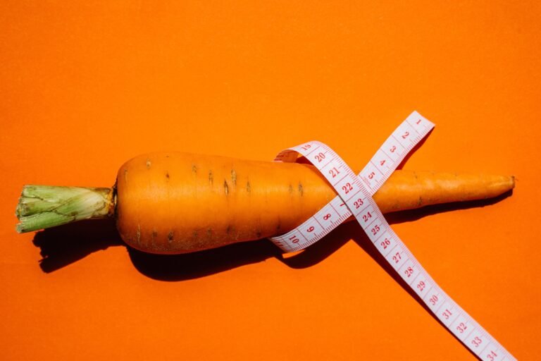 Et si les légumes oubliés étaient vos meilleurs alliés pour perdre du poids ? Topinambour, panais, rutabaga : faibles en calories, rassasiants et bons pour la santé. Découvrez comment les intégrer à vos repas.